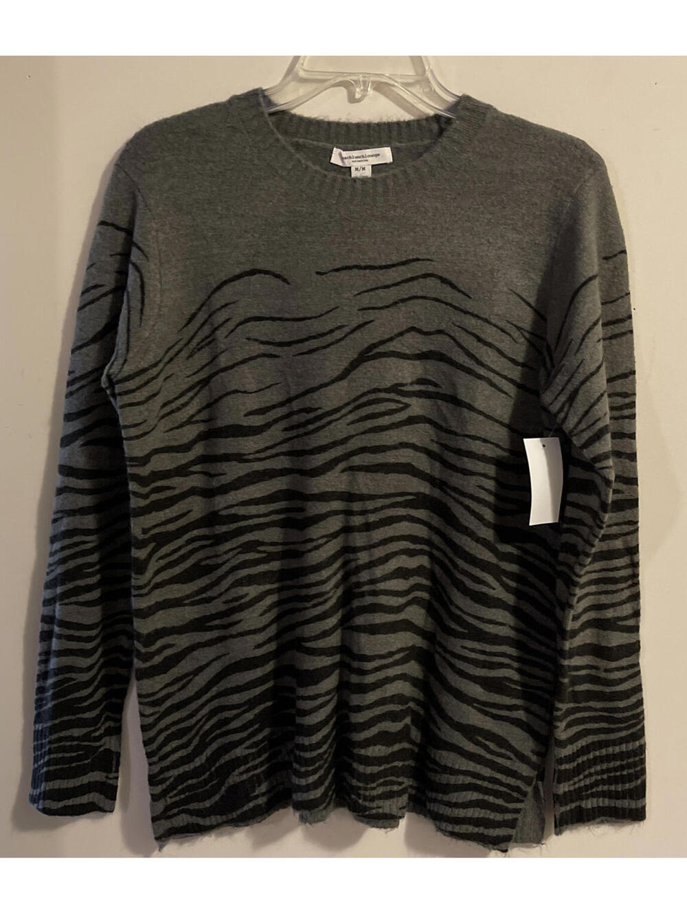 Beach Lunch Lounge Womens Medium Gray Animal Print Pullover Sweater NWT! A2659